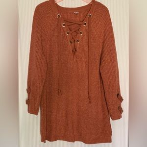 Daisies V Neck Sweater w / Lace Up Detail neckline and cuffs Size Medium